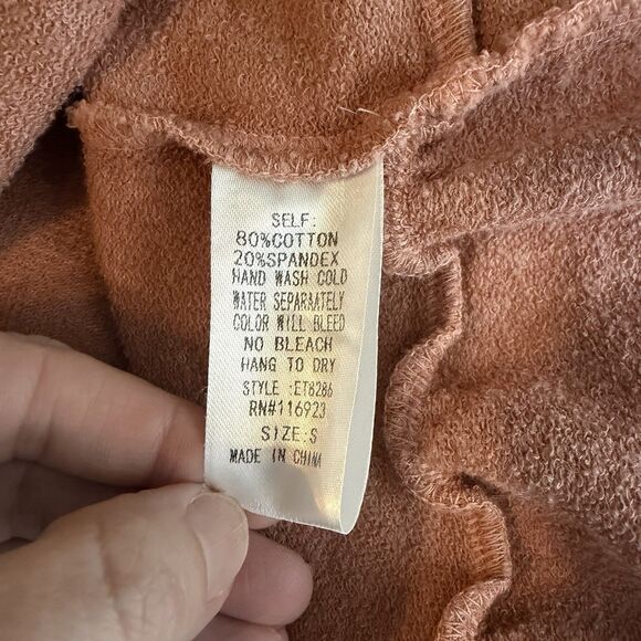 Easel Distressed Acid Wash Ruffle Top Long Sleeve Dusty Rose Pink Size Small - Picture 7 of 10